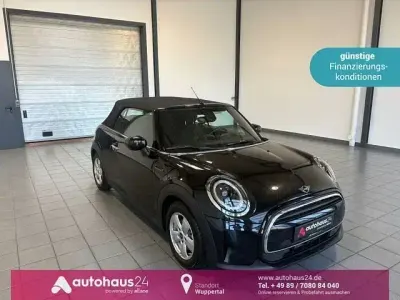 Occasion Mini Cooper Essential 136 PK (100 kW) 2024 Zwart Hatchback