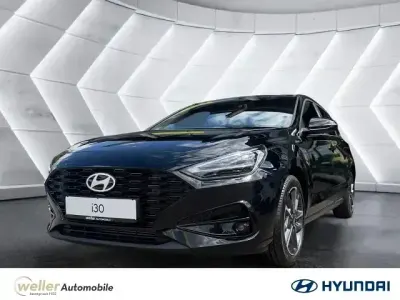 Neu Hyundai i30 Advantage 101 PS (74 kW) 2025 Schwarz Limousine