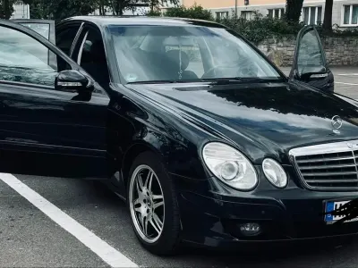 Gebraucht Mercedes E220 170 PS (125 kW) 2007 Schwarz Limousine