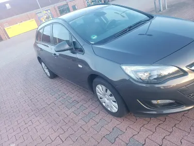 Gebraucht Opel Astra 120 PS (88 kW) 2013 Grau Kombi