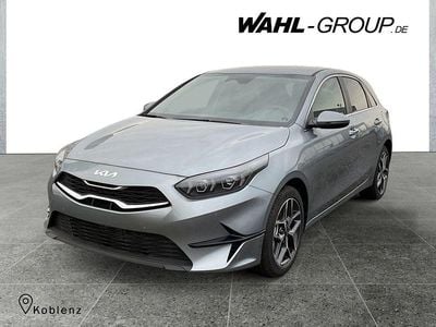 Neu Kia Ceed 101 PS (74 kW) 2025 Silber Kleinwagen