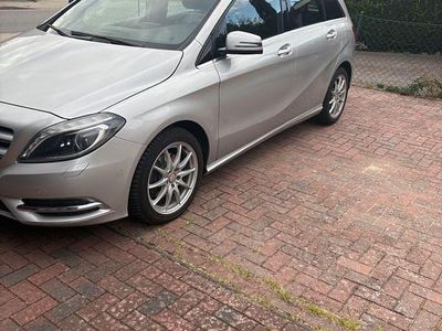 Mercedes B200