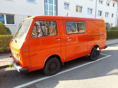 Second-hand VW LT 75 CP (55 kW) 1978 Roșu Monovolum