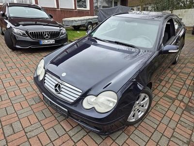 Usata Mercedes 180 143 CV (105 kW) 2003 Blu Berlina