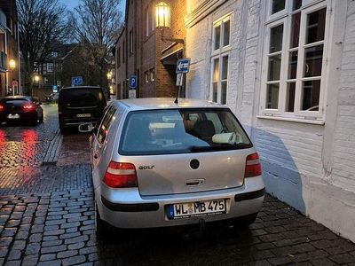 Silber Gebraucht 2003 VW Golf IV Kleinwagen | 2.500 € (Fairer Preis)