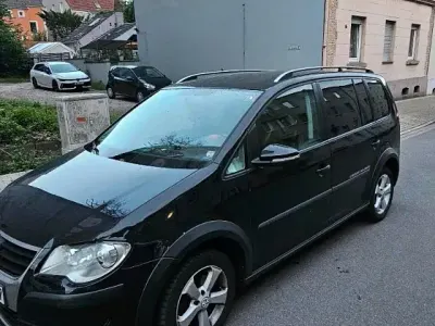 Gebraucht VW Touran Cross 140 PS (102 kW) 2010 Schwarz Van / Kleinbus