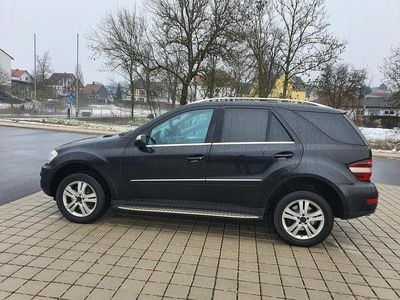 Gebraucht Mercedes ML320 224 PS (164 kW) 2008 Schwarz SUV