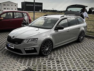 Grau Gebraucht 2017 Skoda Octavia RS Kombi | 18.900 € (Teuer)