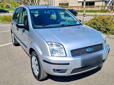 Usata Ford Fusion 100 CV (73 kW) 2003 Argento Utilitaria