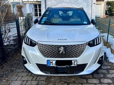 Weiß Gebraucht 2021 Peugeot 2008 GT SUV | 16.490 € (Fairer Preis)