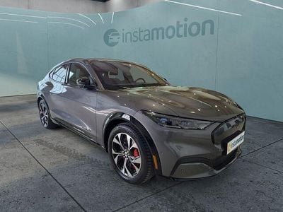 Schwarz Gebraucht 2023 Ford Mustang Mach-E Premium SUV | 47.930 € (Etwas zu teuer)