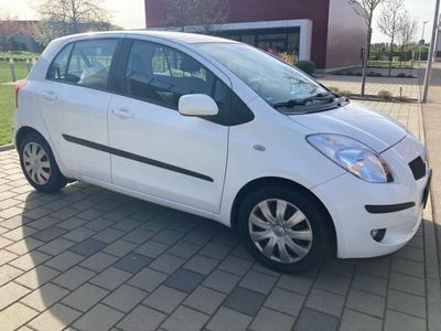 gebraucht Toyota Yaris 1,3-l-VVT-i Sol Sol