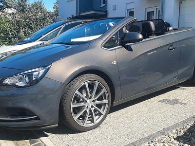 Gebraucht Opel Cascada Innovation 170 PS (125 kW) 2016 Grau Cabrio