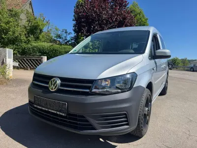 Gebraucht VW Caddy Trendline 125 PS (91 kW) 2018 Reflexsilber metallic Van / Kleinbus