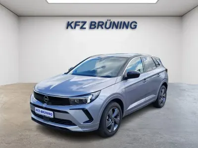 Gebraucht Opel Grandland X Elegance 131 PS (96 kW) 2023 Kontrast grau metallic / d (metallic) SUV
