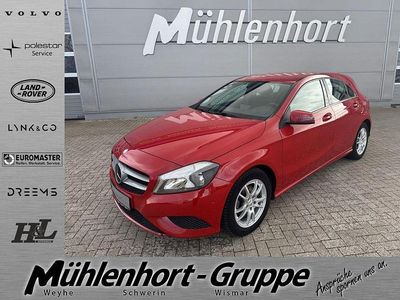 Gebraucht Mercedes A180 Edition 122 PS (89 kW) 2015 Rot Limousine