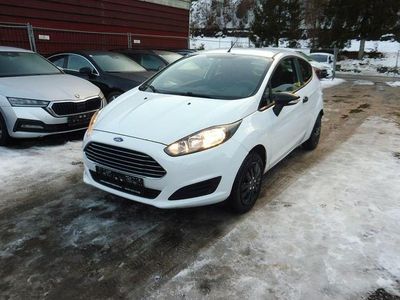 Weiß Gebraucht 2014 Ford Fiesta Ambiente | 2.499 € (Superpreis)