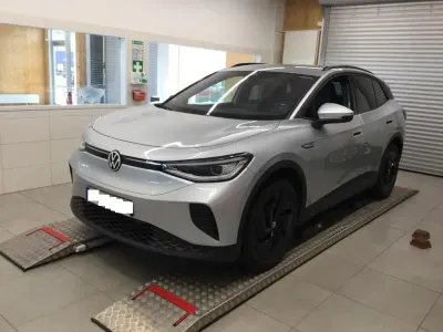Gebraucht VW ID.4 Pro Performance 150 kW (204 PS) 2023 Scale silver metallic SUV