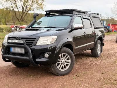 Używany Toyota HiLux 144 KM (105 kW) 2012 Czarny Pickup