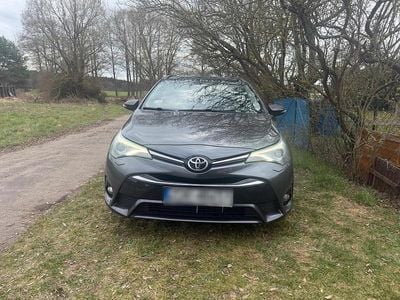 Gebraucht Toyota Avensis T2 147 PS (108 kW) 2015 Grau Kombi