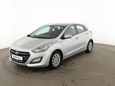 Silber Gebraucht 2016 Hyundai i30 Classic Limousine | 10.790 € (Fairer Preis)