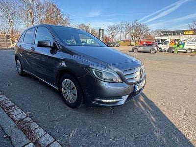 Gebraucht Mercedes B180 109 PS (80 kW) 2013 Grau Van / Kleinbus