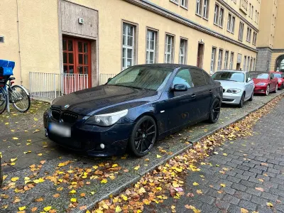 Gebraucht BMW 545 333 PS (244 kW) 2004 Blau Limousine