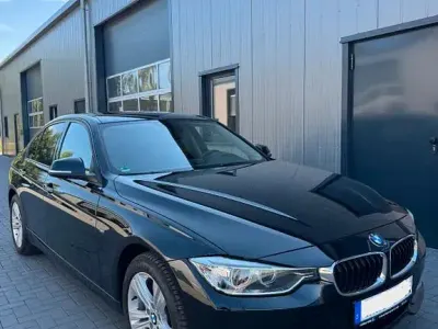 Gebraucht BMW 320 Sport Line 184 PS (135 kW) 2014 Schwarz Limousine