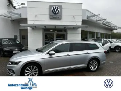 Gebraucht VW Passat Elegance 150 PS (110 kW) 2020 Reflexsilber metallic (metallic) Kombi