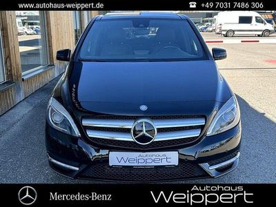 Używany Mercedes B200 Sport 156 KM (114 kW) 2012 Czarny Minivan