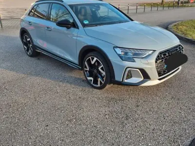 Gebraucht Audi A3 Sport 150 PS (110 kW) 2024 Grau Limousine