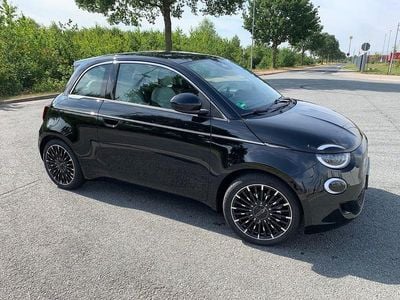 Gebraucht Fiat 500e La Prima 86 kW (118 PS) 2022 Schwarz Limousine