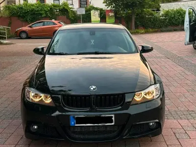 Gebraucht BMW 320 163 PS (119 kW) 2007 Schwarz Limousine