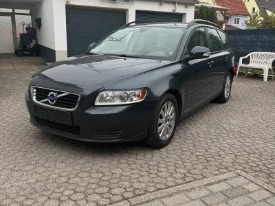Gebraucht Volvo V50 136 PS (100 kW) 2010 Grau Kombi