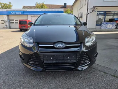 Gebraucht Ford Focus Trend 116 PS (85 kW) 2011 Schwarz Kombi