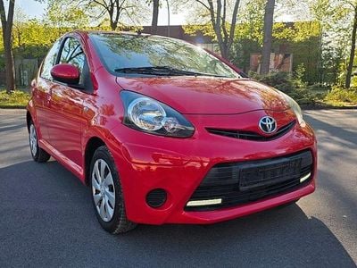Usata Toyota Aygo Cool 68 CV (50 kW) 2014 Rosso Utilitaria