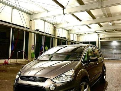 Gebraucht Ford S-MAX Titanium 200 PS (147 kW) 2012 Braun Van / Kleinbus