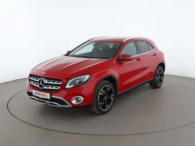 Gebraucht Mercedes GLA200 Urban 156 PS (114 kW) 2017 Rot SUV