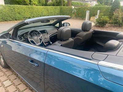 Second-hand Opel Cascada Edition 140 CP (102 kW) 2014 Albastru Cabrio