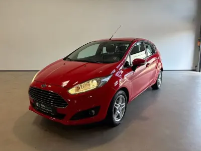 Gebraucht Ford Fiesta Titanium 101 PS (74 kW) 2018 Rot Kleinwagen