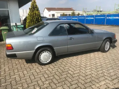 Gebraucht Mercedes 230 136 PS (100 kW) 1989 Grau Coupé