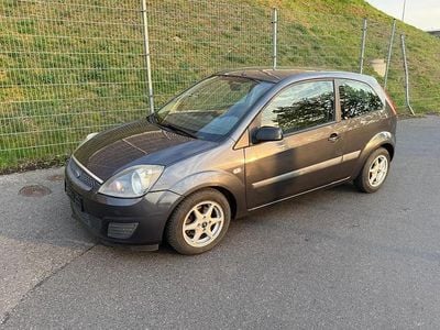 Second-hand Ford Fiesta 81 CP (59 kW) 2006 Gri Hatchback