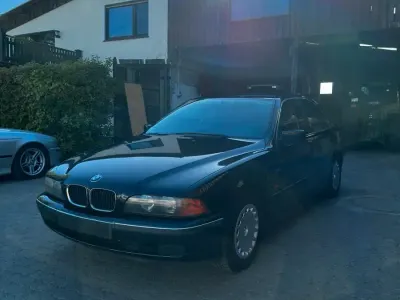 Second-hand BMW 520 148 CP (108 kW) 1999 Albastru Berlinǎ