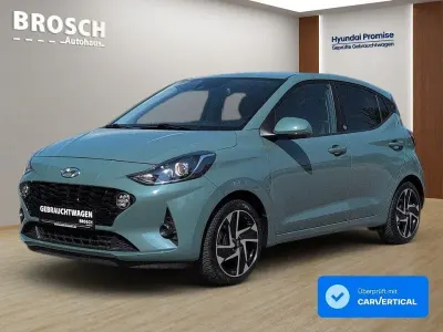 Gebraucht Hyundai i10 Edition 30+ 67 PS (49 kW) 2022 Grün Kleinwagen