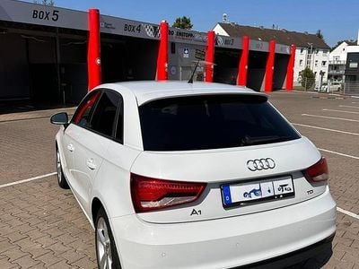 Weiß Gebraucht 2016 Audi A1 Sportback Kleinwagen | 12.450 € (Fairer Preis)