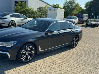 Gebraucht BMW 740 M Sport 320 PS (235 kW) 2017 Blau Limousine