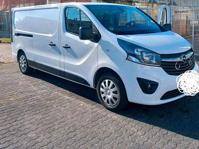 Second-hand Opel Vivaro 120 CP (88 kW) 2019 Alb Monovolum