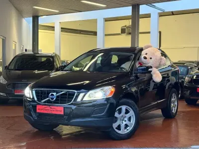 Używany Volvo XC60 Momentum 163 KM (119 kW) 2012 Czarny SUV