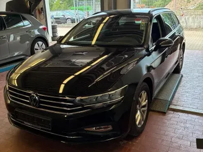 Gebraucht VW Passat Business 150 PS (110 kW) 2023 Schwarz Kombi