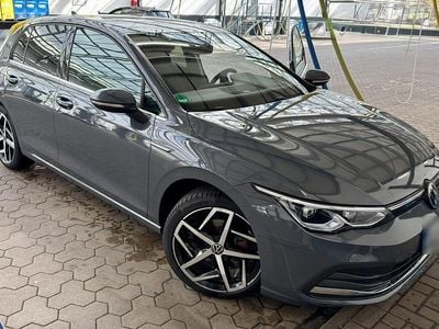 Gebraucht VW Golf VII Style 150 PS (110 kW) 2021 Grau Kleinwagen